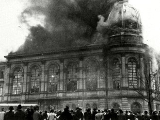 Börnerplatz_synagogue_burning_-_Kristallnacht_1938-11-10